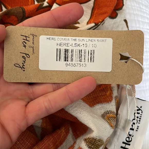 * New* Women’s Linen Mini Skirt - Picture 4 of 4